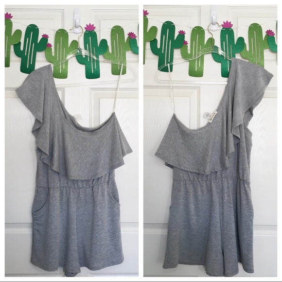 NWT Rolla Coster Gray Ruffle One Shoulder Romper - Picture 2 of 10